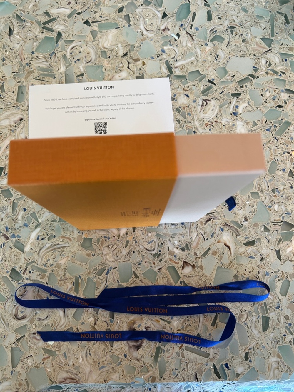 Louis Vuitton Gift Box with Blue Branded Ribbon - Picture 5 of 9
